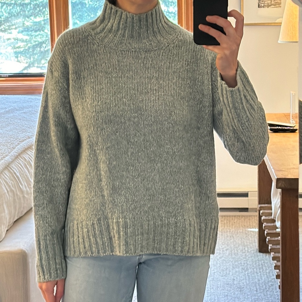 Hartford. mock neck sweater. (Heathered) Blue. Size 2.